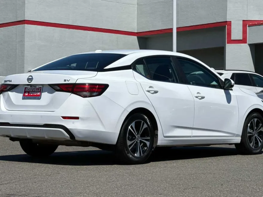2021 Nissan Sentra SV photo 1