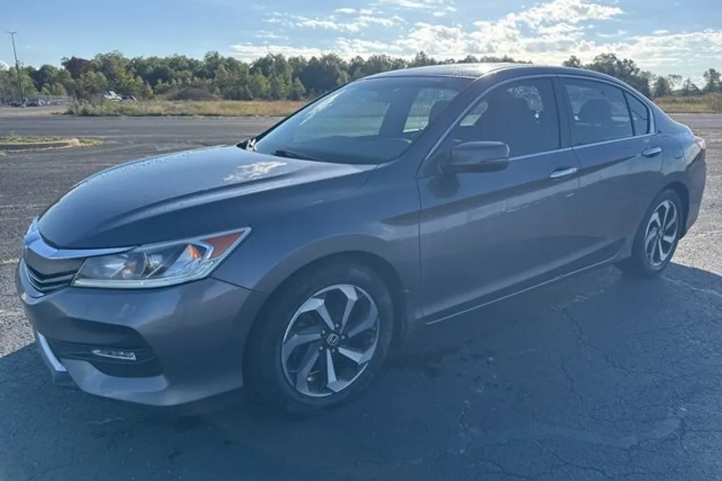 2016 Honda Accord EX photo 1