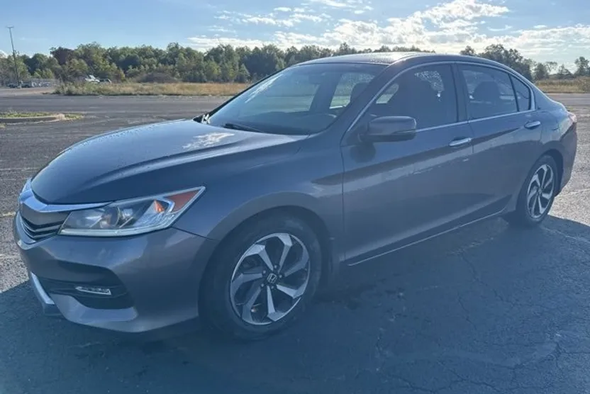 2016 Honda Accord EX photo 1