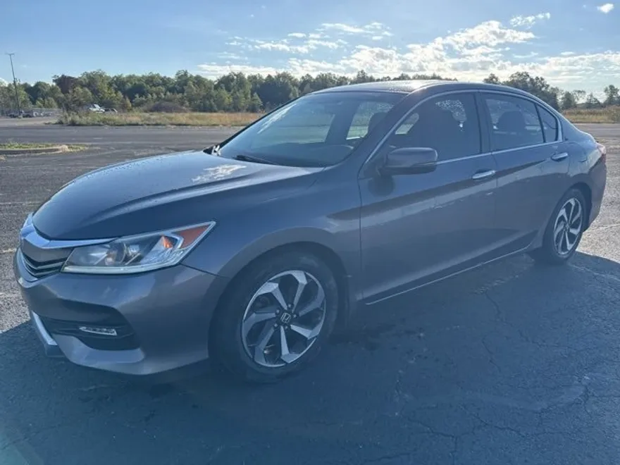 2016 Honda Accord EX photo 1