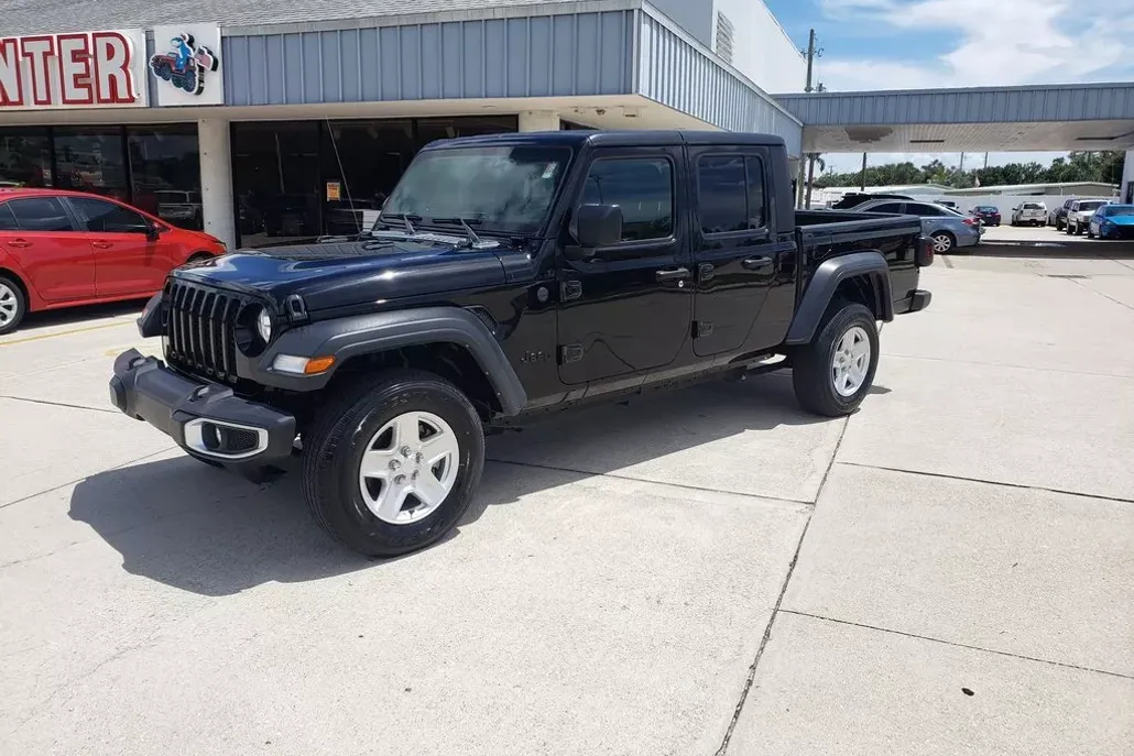 2023 Jeep Gladiator Sport S photo 1