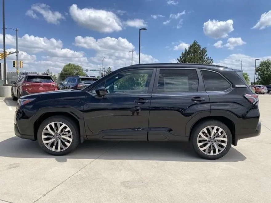 2025 Subaru Forester Touring photo 1