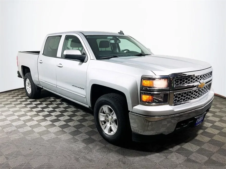 2015 Chevrolet Silverado 1500 LT photo 1
