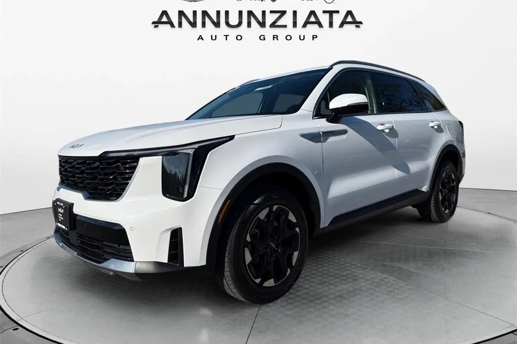 2024 Kia Sorento S photo 1