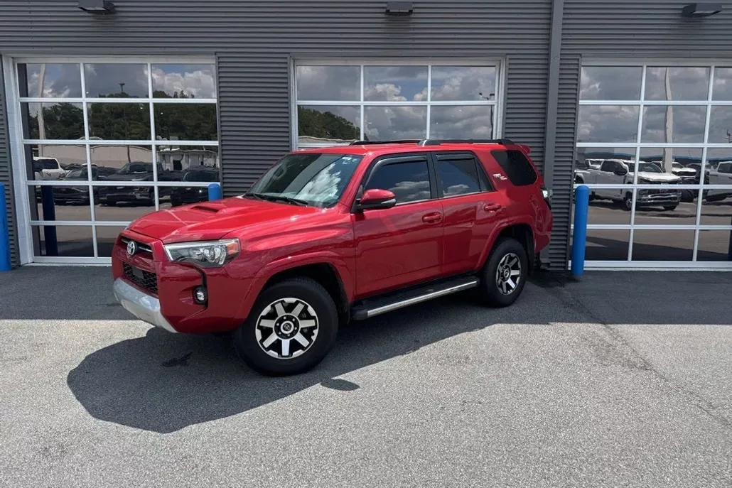 2023 Toyota 4Runner TRD Off-Road Premium photo 1