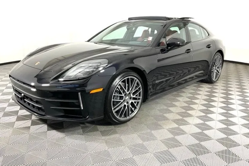 2024 Porsche Panamera 4 photo 1
