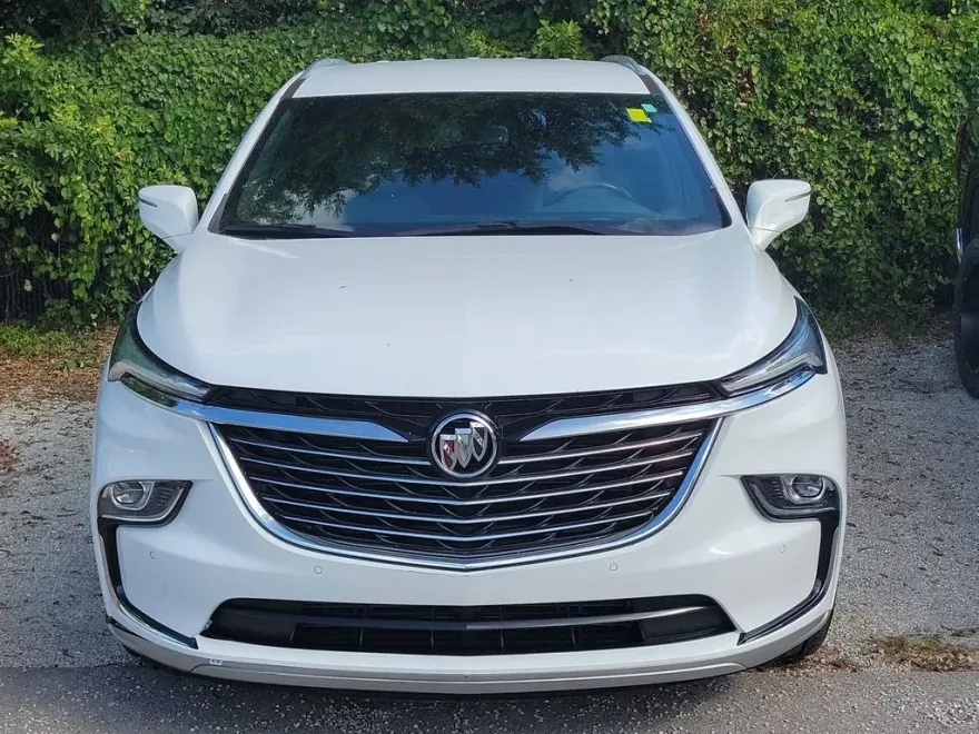 2023 Buick Enclave Essence photo 1