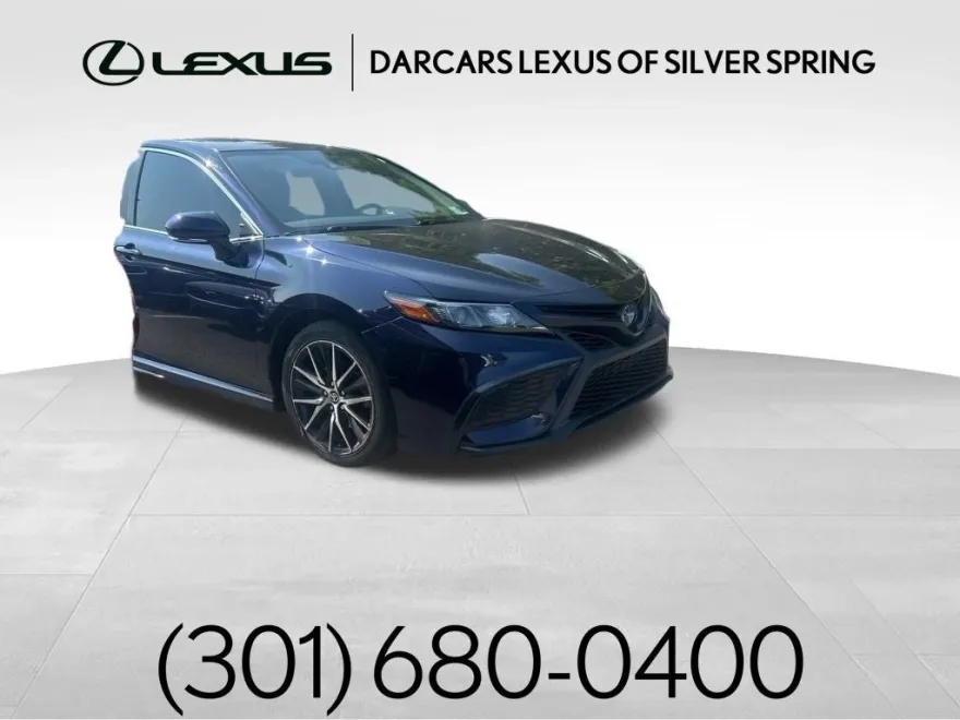 2022 Toyota Camry Hybrid SE photo 1