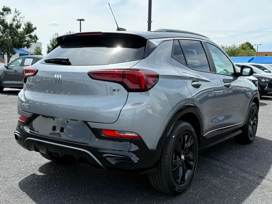 2024 Buick Encore GX Sport Touring photo 1