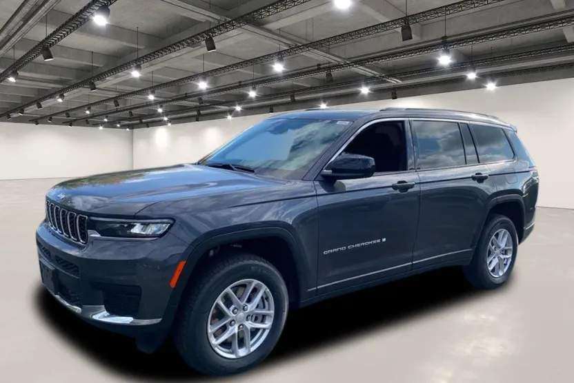 2025 Jeep Grand Cherokee Laredo X photo 1