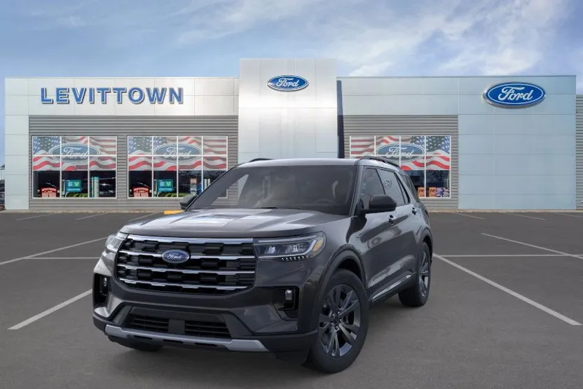 2025 Ford Explorer photo 1