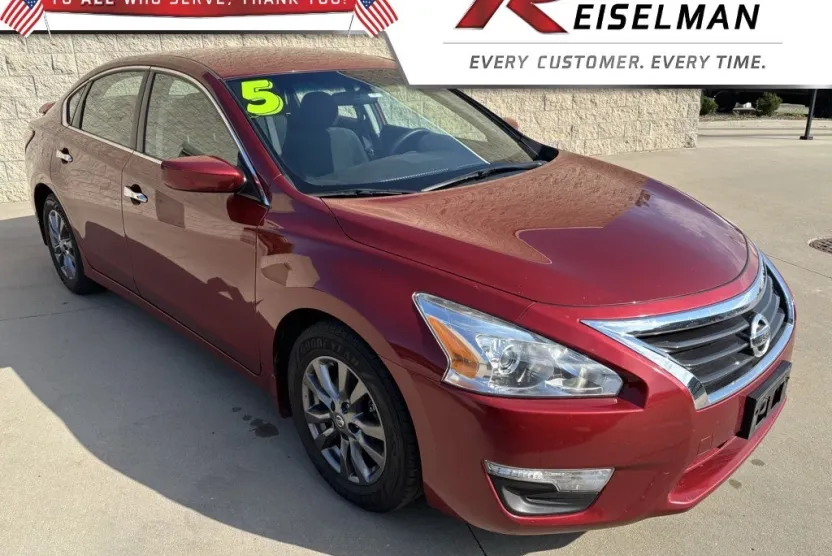 2015 Nissan Altima 2.5 S photo 1