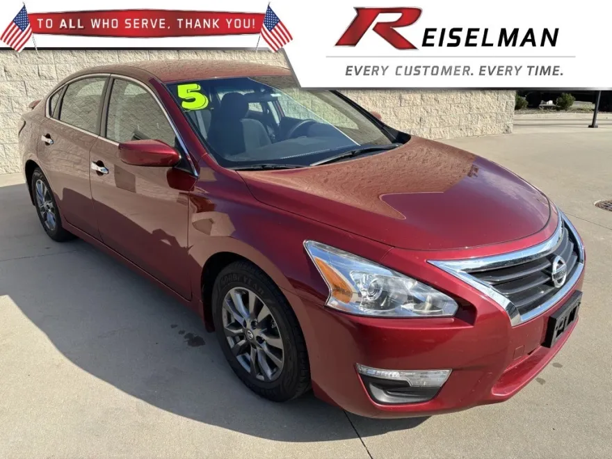 2015 Nissan Altima 2.5 S photo 1