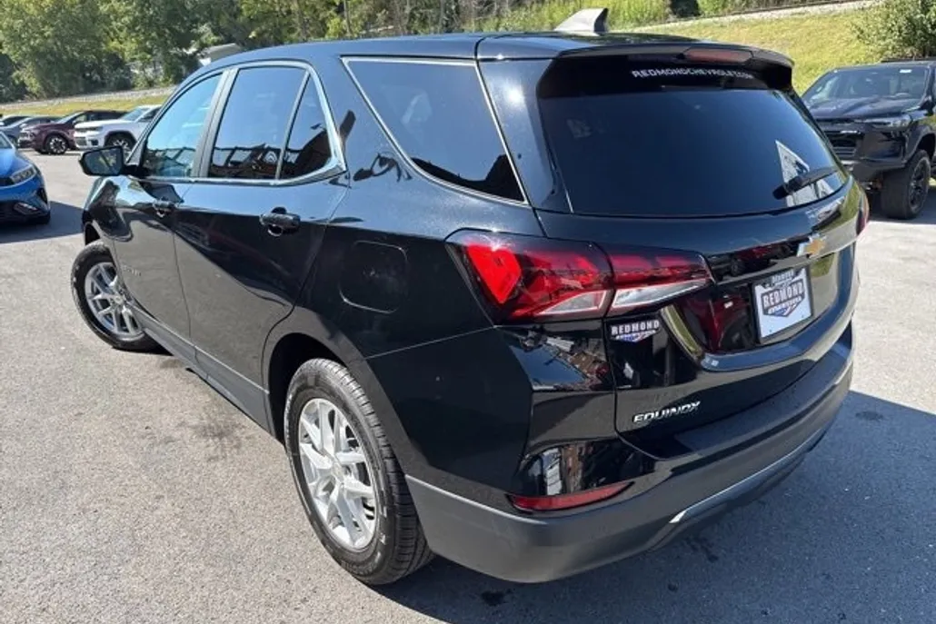 2022 Chevrolet Equinox LT photo 1