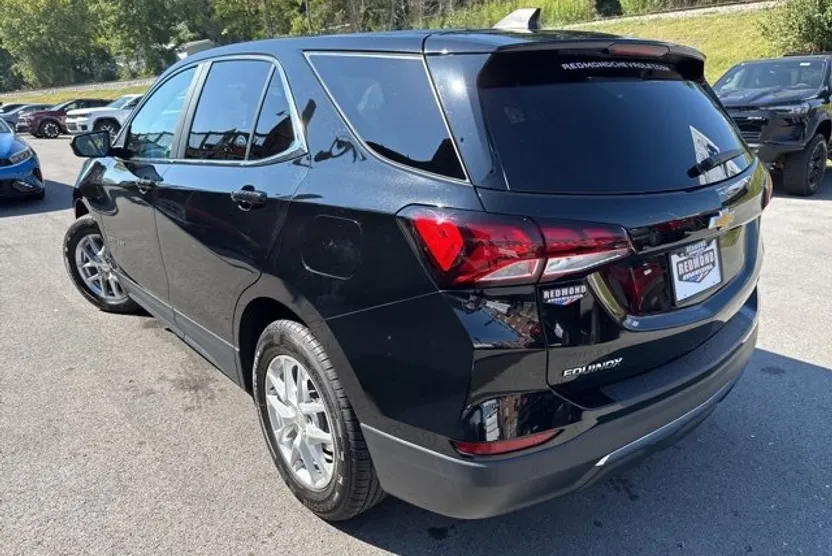 2022 Chevrolet Equinox LT photo 1
