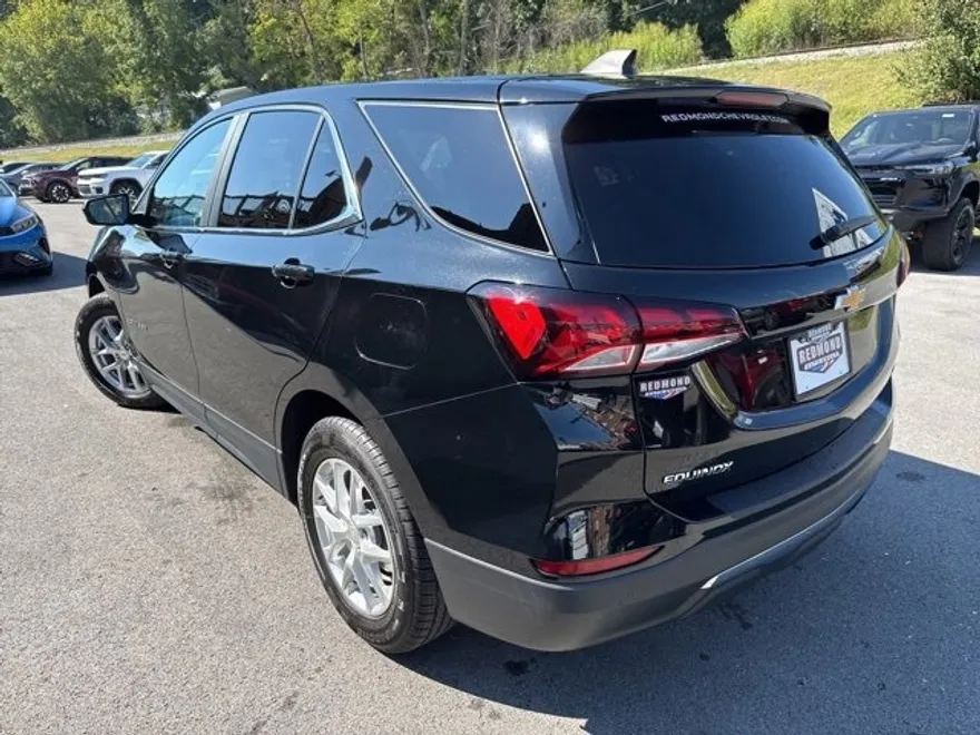 2022 Chevrolet Equinox LT photo 1