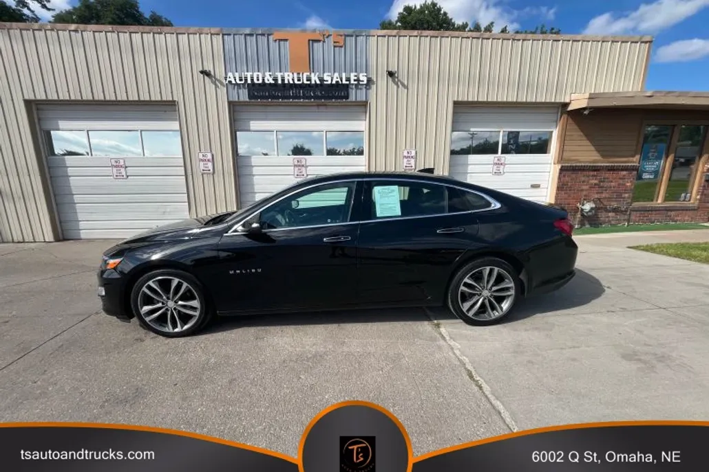 2021 Chevrolet Malibu Premier photo 1