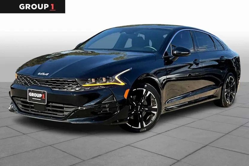 2022 Kia K5 GT-Line photo 1