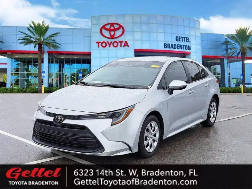 2024 Toyota Corolla LE photo 1