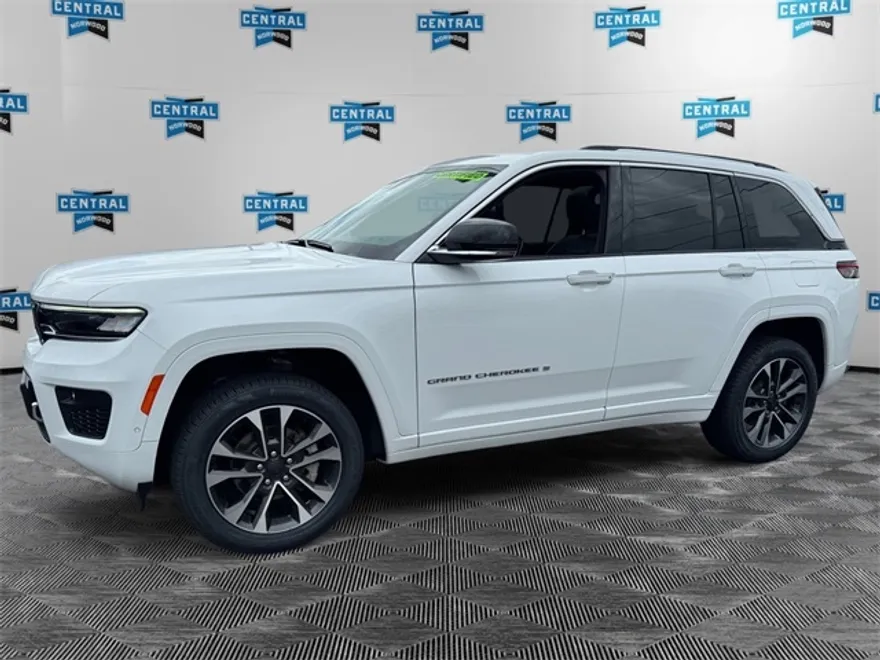 2022 Jeep Grand Cherokee Overland photo 1