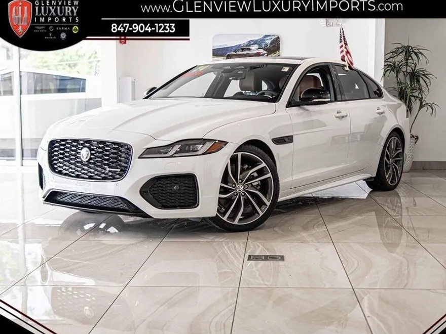 2024 Jaguar E-PACE P300 R-Dynamic SE photo 1