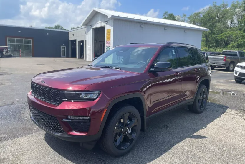 2025 Jeep Grand Cherokee Limited photo 1