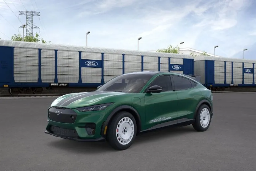 2025 Ford Mustang Mach-E GT photo 1