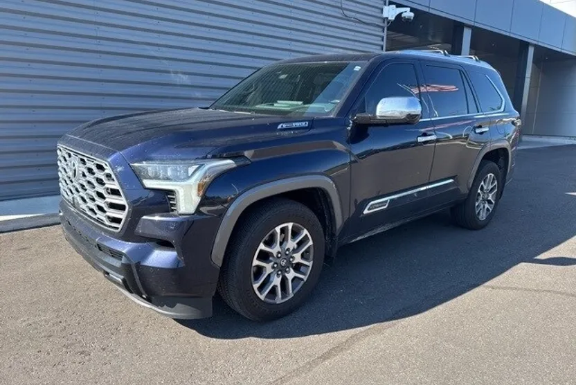 2025 Toyota Sequoia photo 1