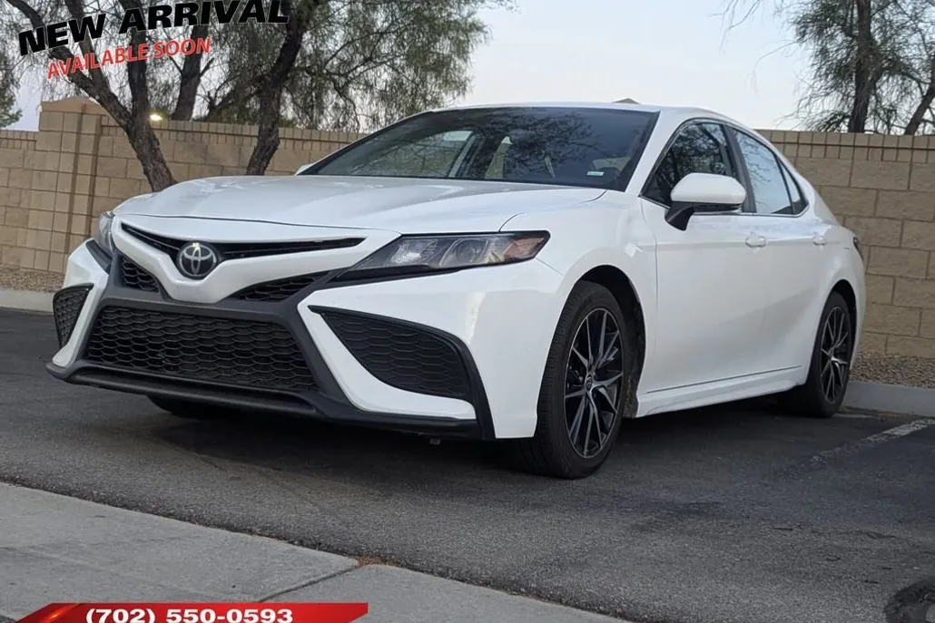 2023 Toyota Camry SE photo 1