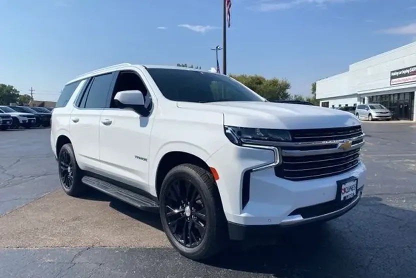 2023 Chevrolet Tahoe LT photo 1