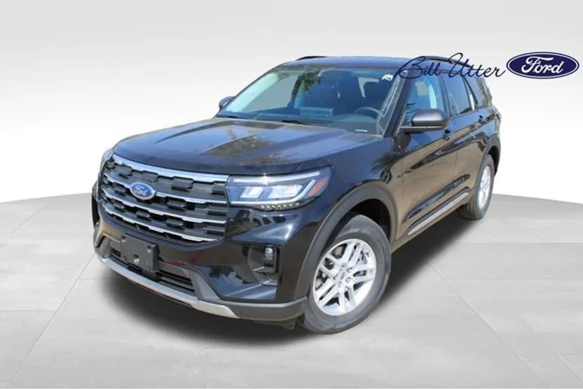 2025 Ford Explorer photo 1
