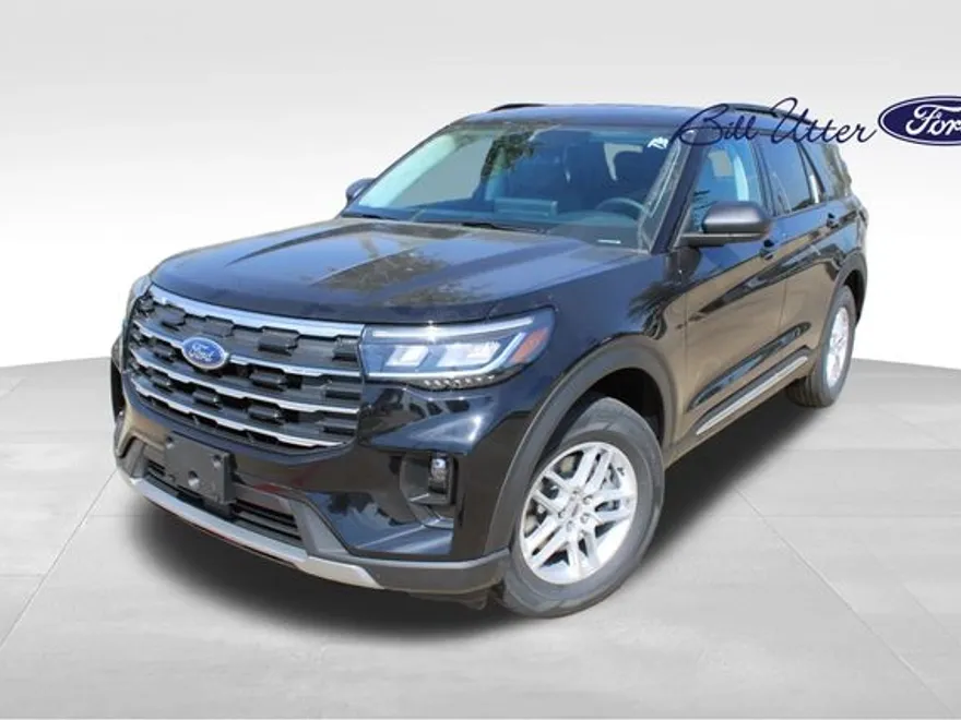 2025 Ford Explorer photo 1