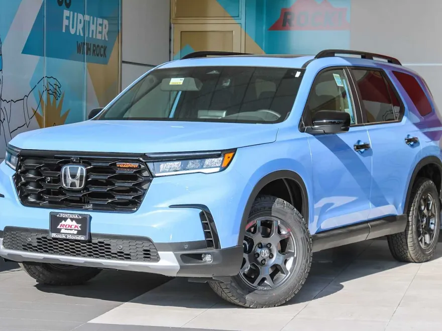 2025 Honda Pilot TrailSport photo 1