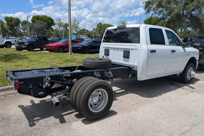 2025 Ram 3500 Tradesman photo 1