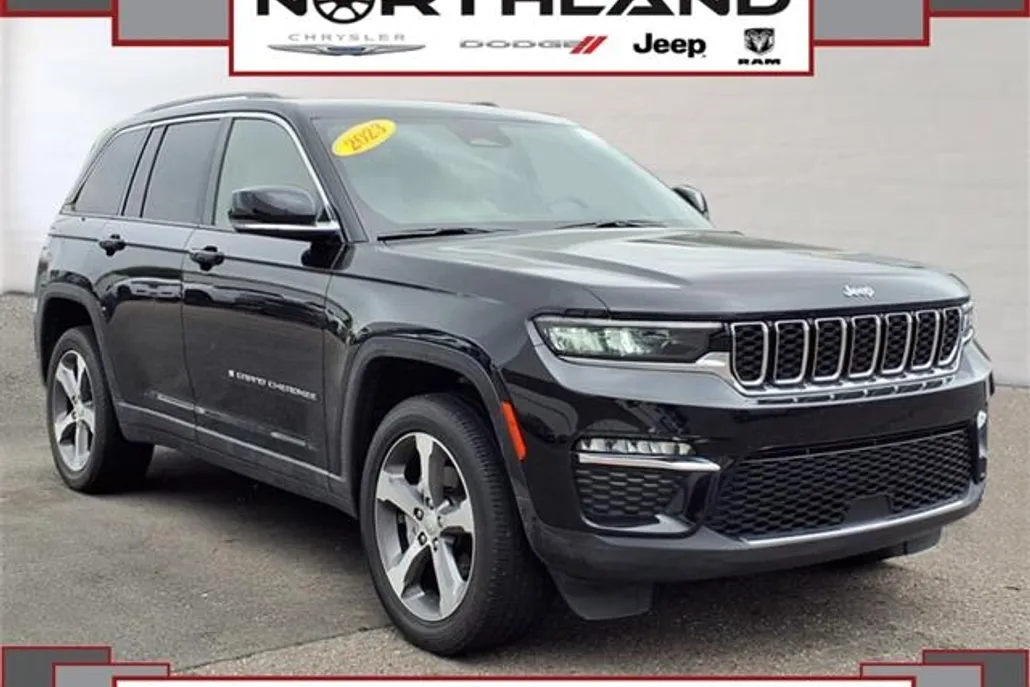 2023 Jeep Grand Cherokee Limited photo 1