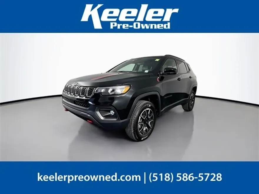 2024 Jeep Compass Trailhawk photo 1