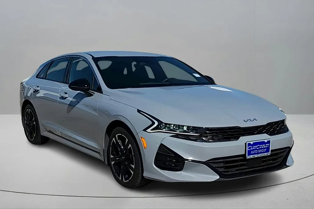 2024 Kia K5 GT-Line photo 1