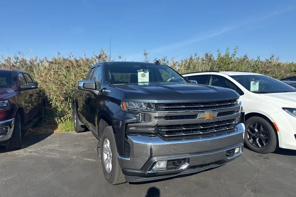 2019 Chevrolet Silverado 1500 LT photo 1