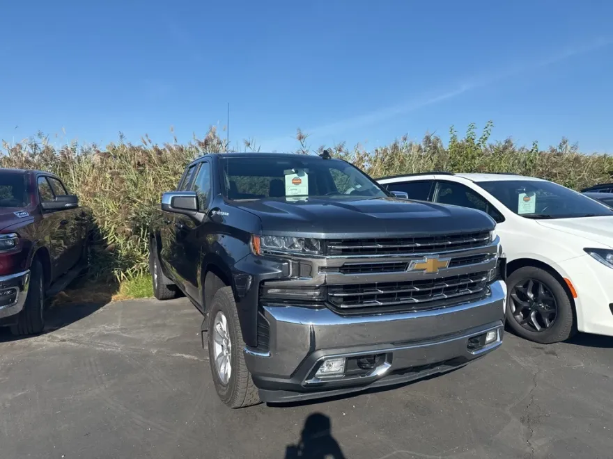 2019 Chevrolet Silverado 1500 LT photo 1