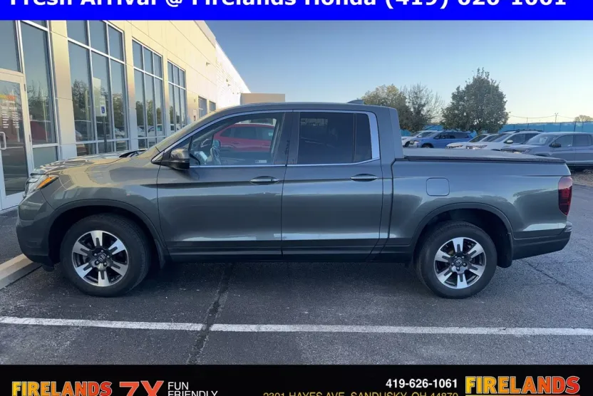 2019 Honda Ridgeline RTL-T photo 1