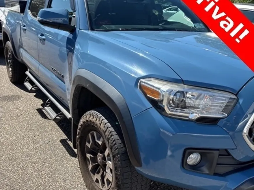 2019 Toyota Tacoma TRD Off-Road photo 1