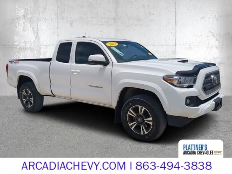 2017 Toyota Tacoma SR5 V6 photo 1