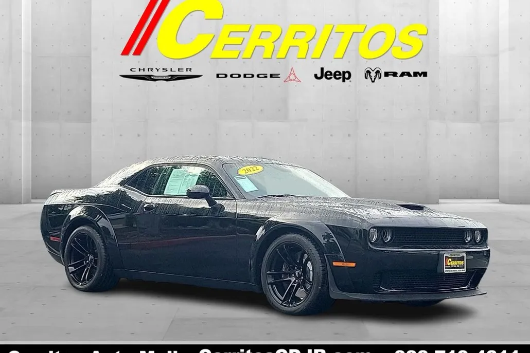 2022 Dodge Challenger R/T Scat Pack Widebody photo 1