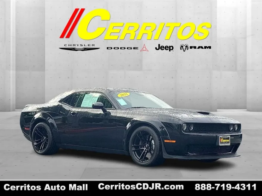 2022 Dodge Challenger R/T Scat Pack Widebody photo 1