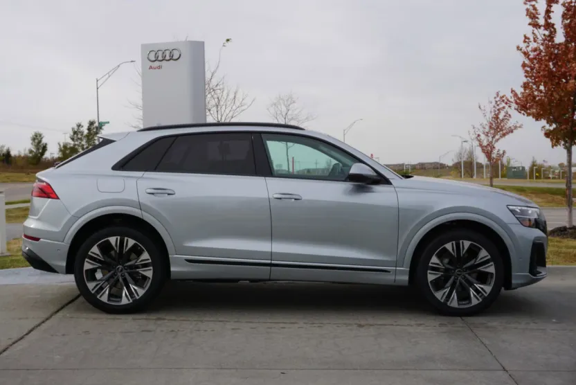 2025 Audi Q8 Premium Plus photo 1