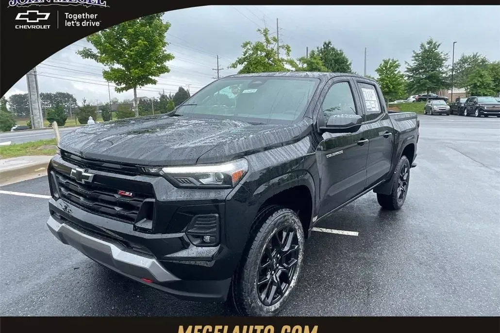 2025 Chevrolet Colorado Z71 photo 1