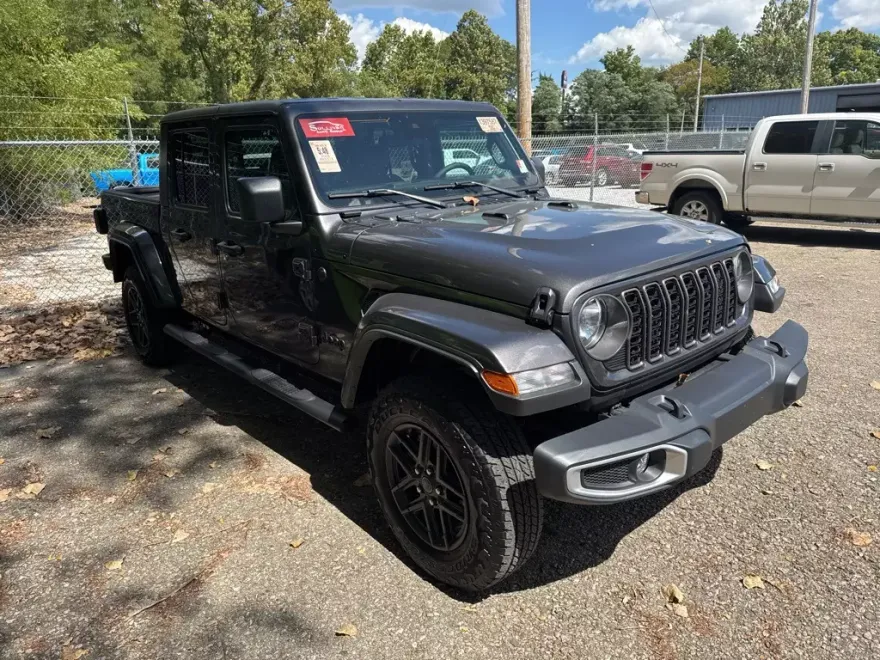 2024 Jeep Gladiator Sport photo 1