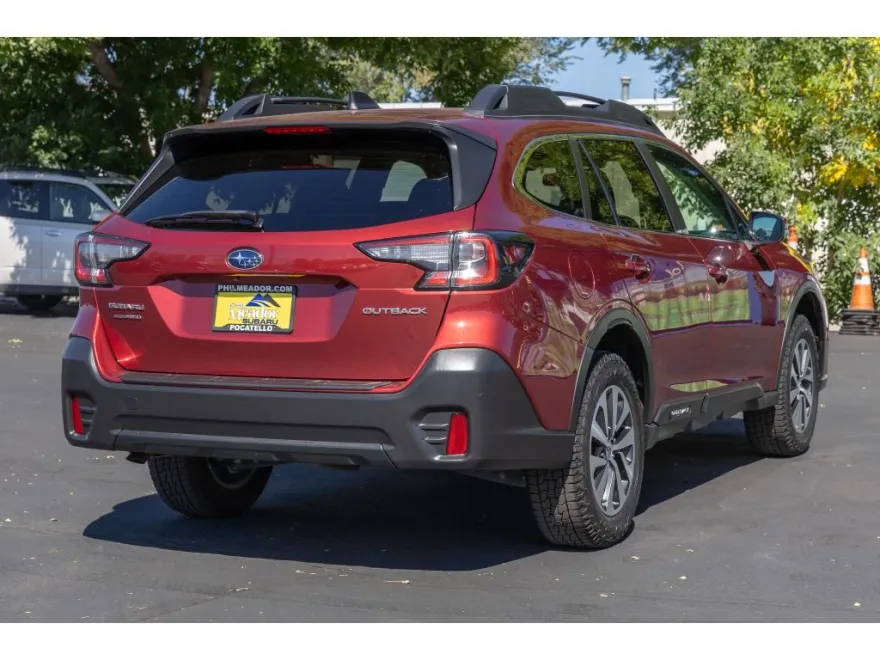 2022 Subaru Outback Premium photo 1