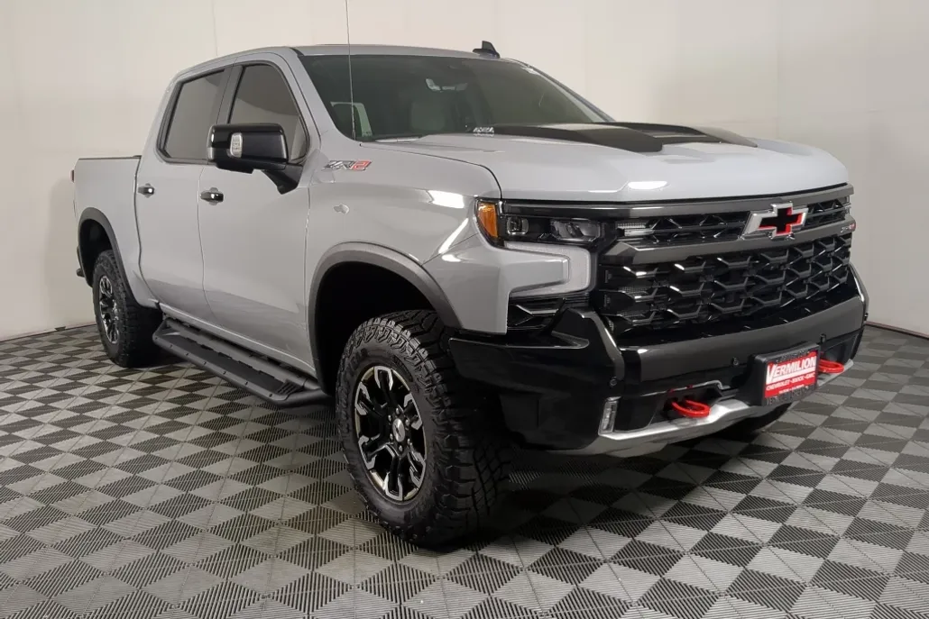 2025 Chevrolet Silverado 1500 ZR2 photo 1