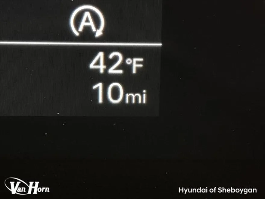 2025 Hyundai Tucson SE photo 1